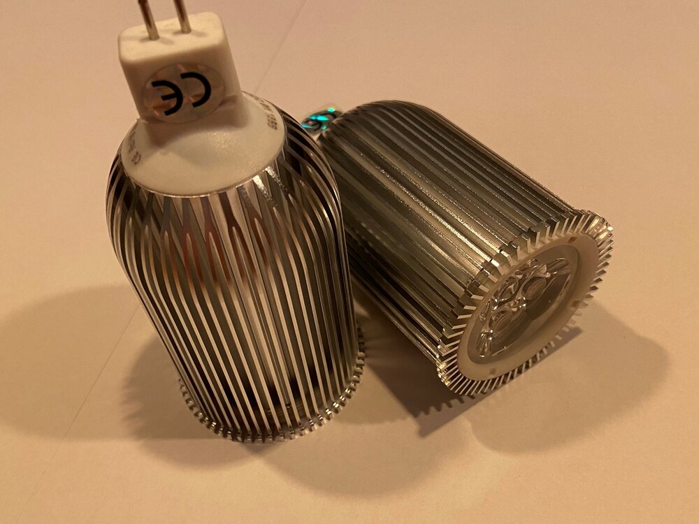 MR16 LED Spot 12-24V | 9W 3000K (Warmwei&szlig;)