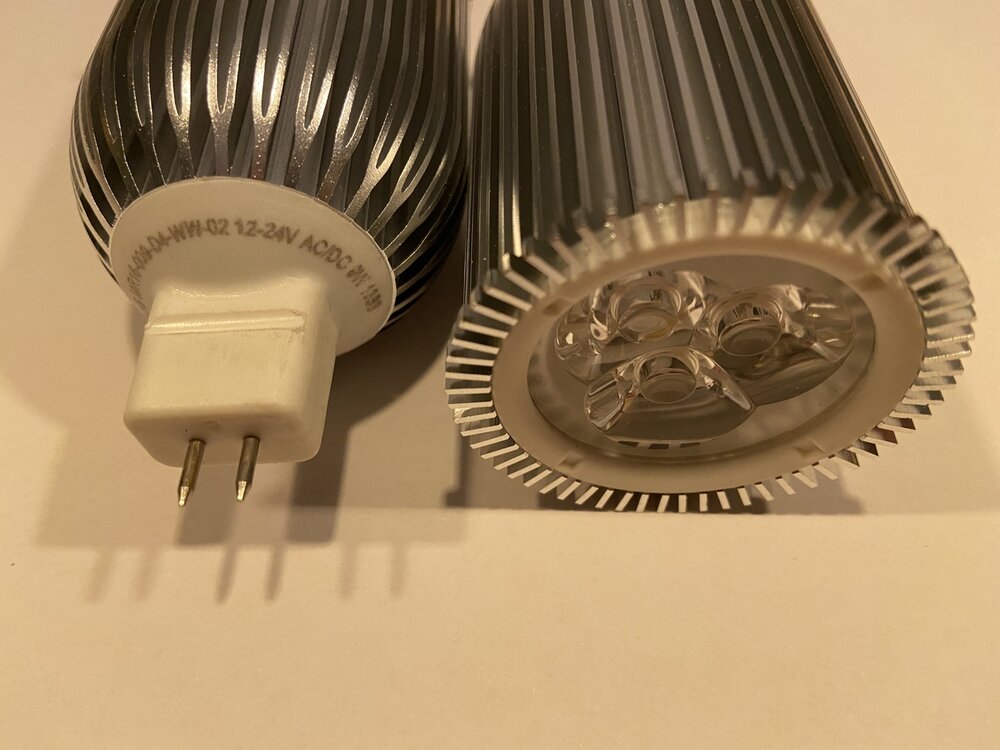 MR16 LED Spot 12-24V | 9W 3000K (Warmwei&szlig;)