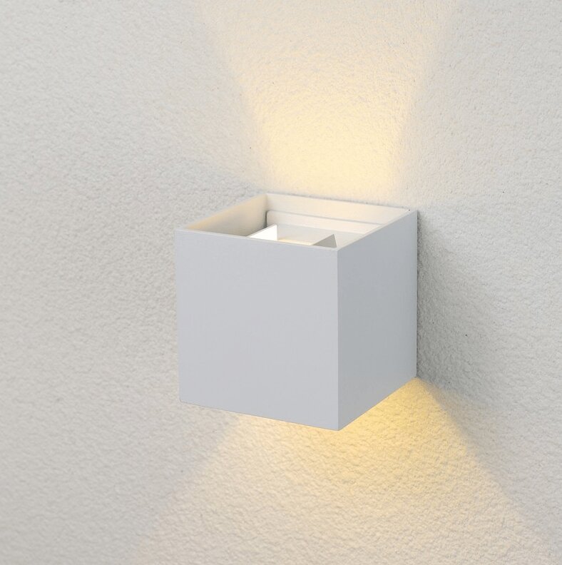Witte Kubus Wandlamp 2x3W Dimbaar 2700K