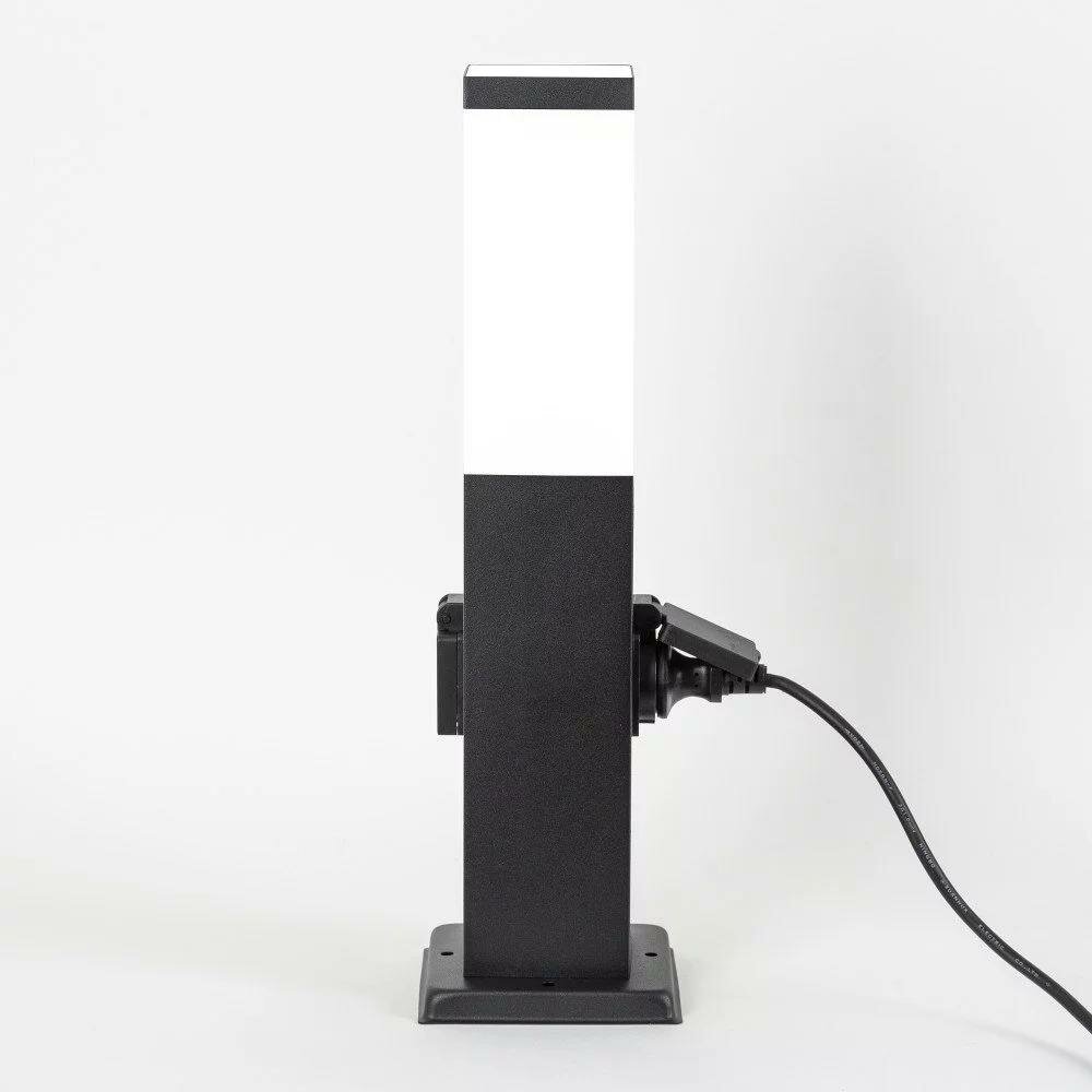 Stehende Au&szlig;enleuchte mit Steckdose Fiss | Schwarz | 45cm
