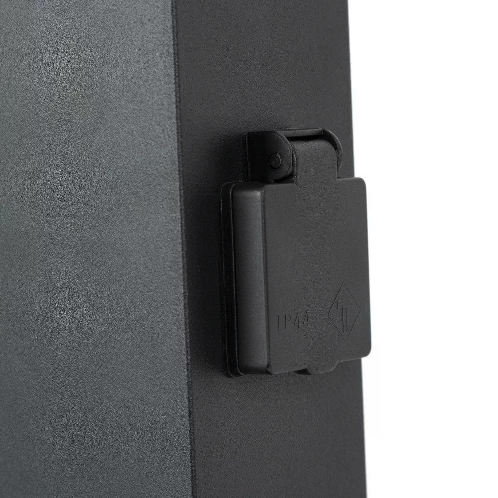 Stehende Au&szlig;enleuchte mit Steckdose Fiss | Schwarz | 45cm