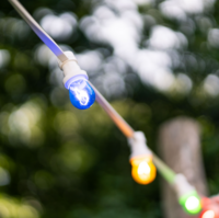 E27 farbige dimmbare Filamentlampe | Dimmbar | 3,5W | Blau | Dreiecksfilament | Geeignet f&uuml;r Festoonkabel