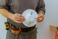 Wie installiert man einen Einbauspot?