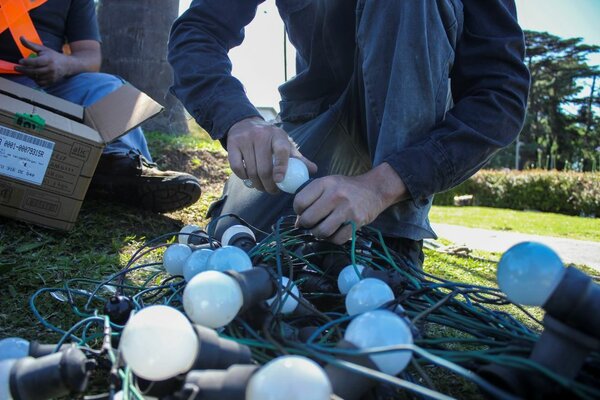 Tuinverlichting aanleggen met 220 volt – Zo doe je dat veilig